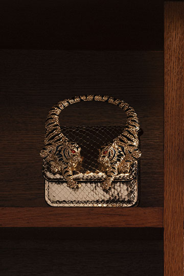 HOLIDAY DROP 2 - IMAGE CTA 1 PRODUCT CAROUSEL