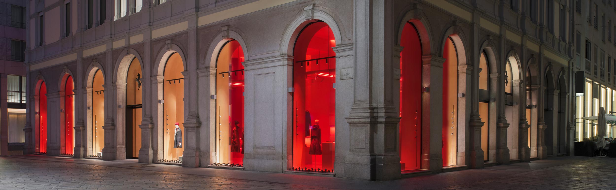 FERRARI FLAGSHIP STORE MILANO