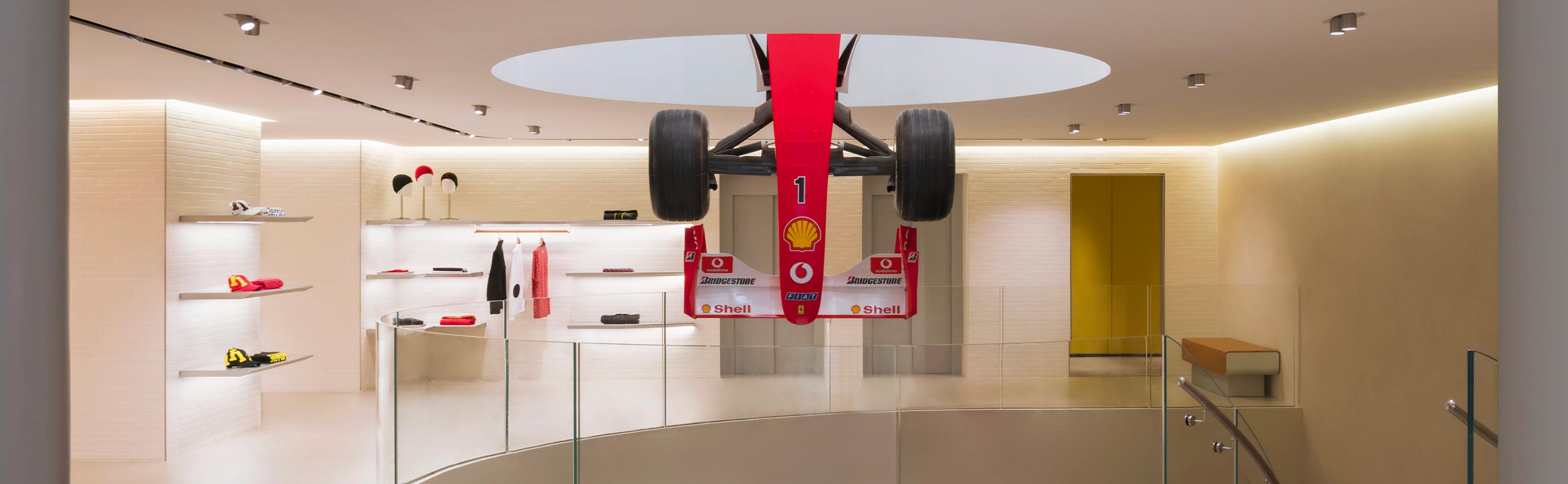 FERRARI FLAGSHIP STORE MILANO