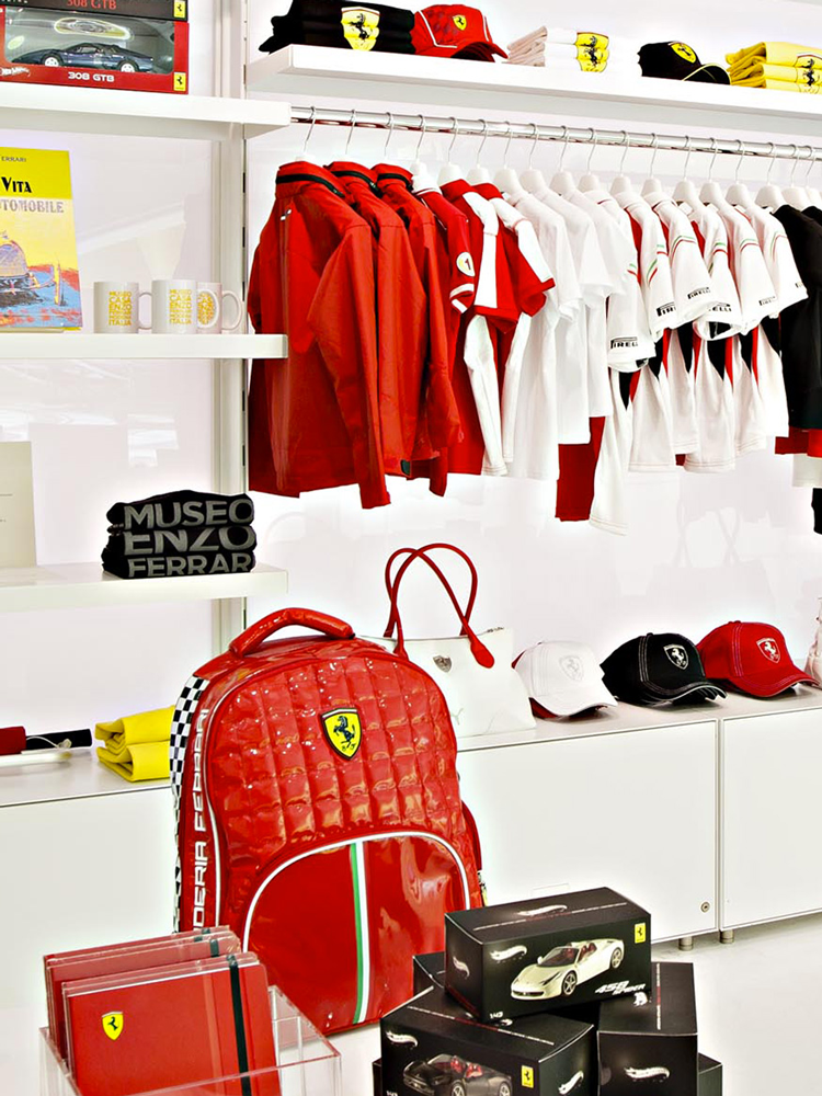 FERRARI BOUTIQUE MARANELLO