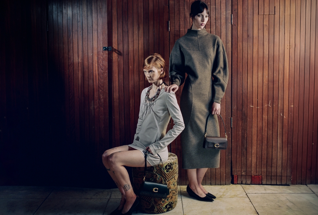 EDITORIALS - AW26 - IN FOCUS: COACH - FEATURE - GRID - ROW1 - COL2 - IMG [HERO MOB] 