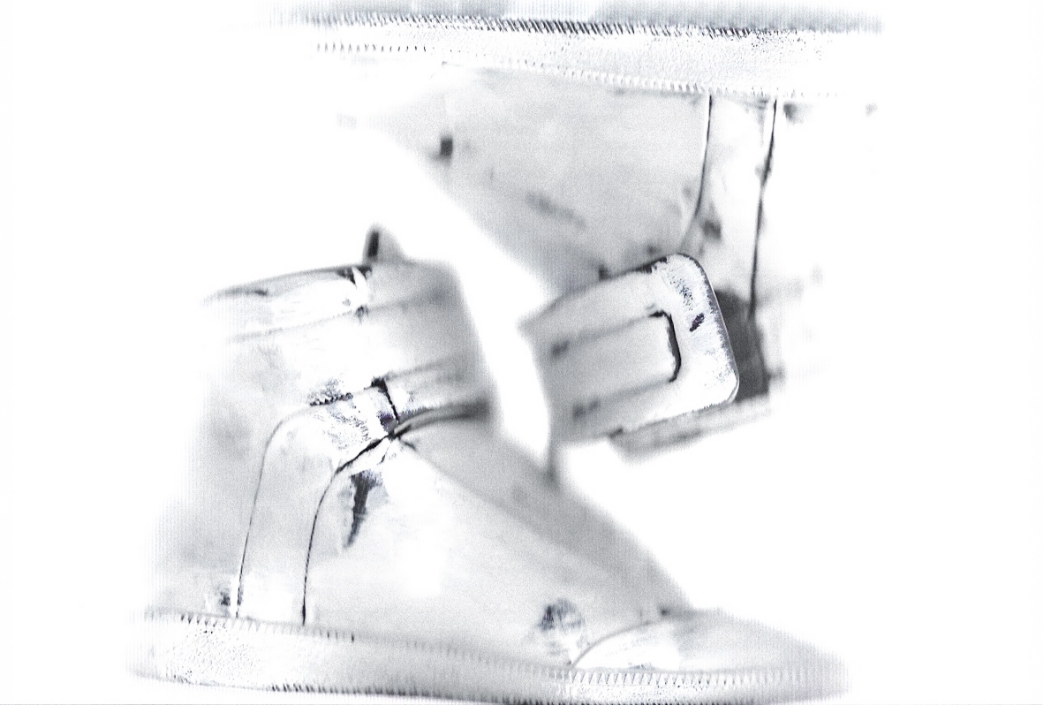 M - Home Page Medium]  – Grid – Row 1 - Col - AW26 - The Edit: Sneakers (M UX) - P.Block - P.Item - Col - CC - Img