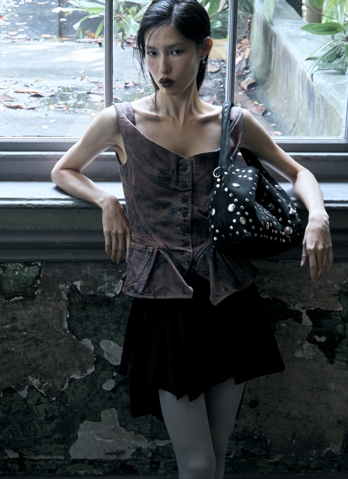 AW26 In Focus: Vivienne Westwood - Editorial Archives [EDIT. CAROUSEL]          CC - IMG